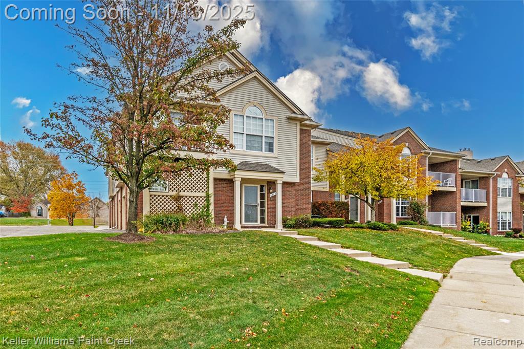 1848 Flagstone Circle Rochester, MI 48307 - Photo 3 of 41 Gallery Image 3