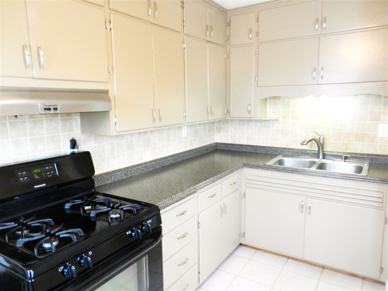 4227 North Gate Ridge Road Peoria, IL 61614 - Photo 6 of 29 Gallery Image 6