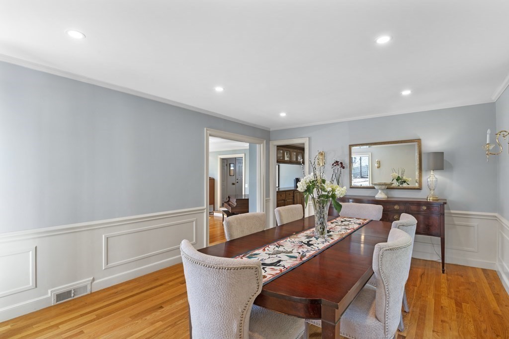 1 Wallingford Road Marblehead, MA 01945 - Photo 16 of 42 a view of a dining room with furniture