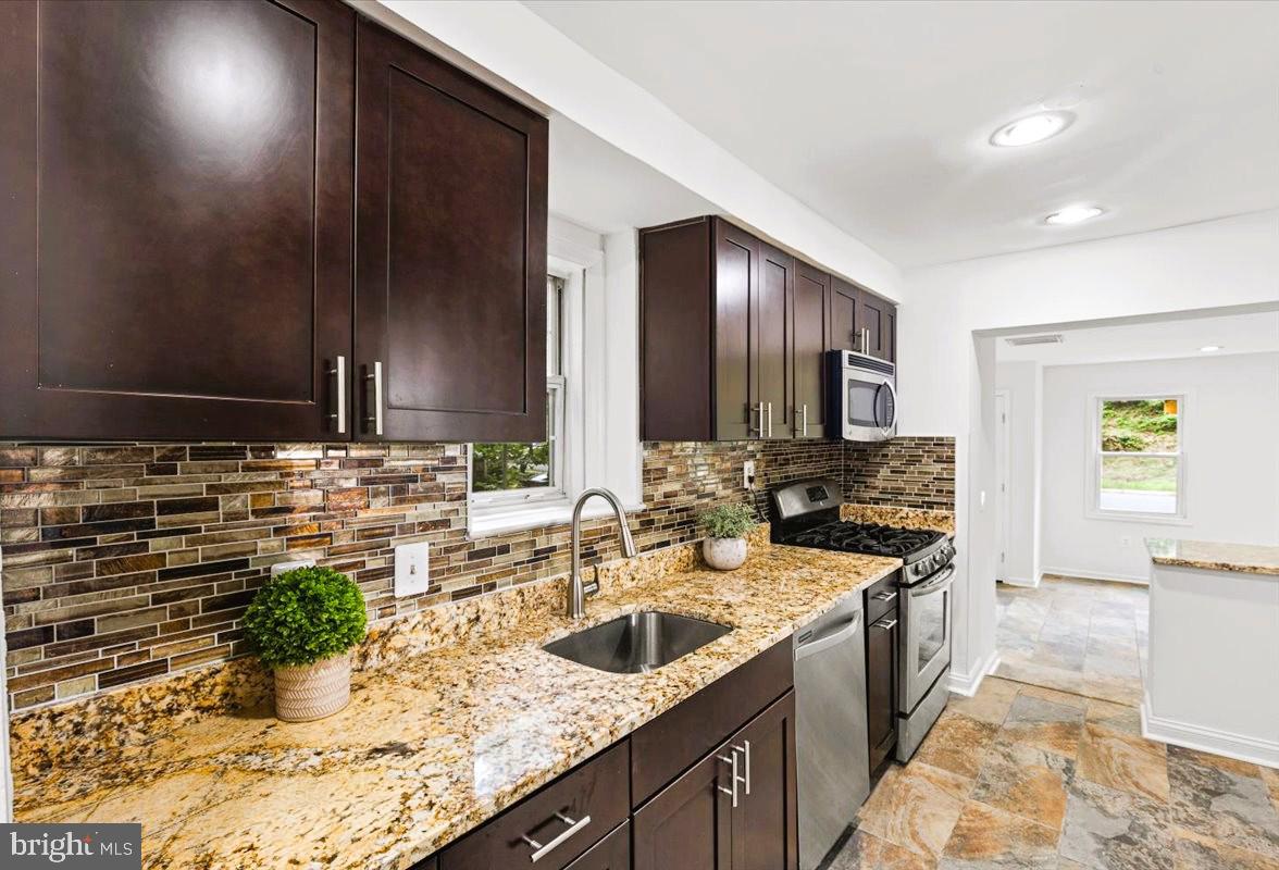 5901 Euclid Street Cheverly, MD 20785 - Photo 12 of 36 Opens to the great room