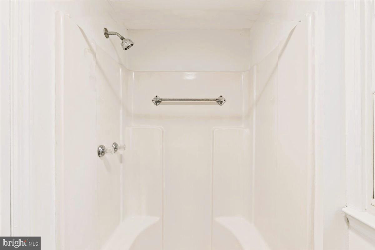 5901 Euclid Street Cheverly, MD 20785 - Photo 15 of 36 Main Level Full Bathroom