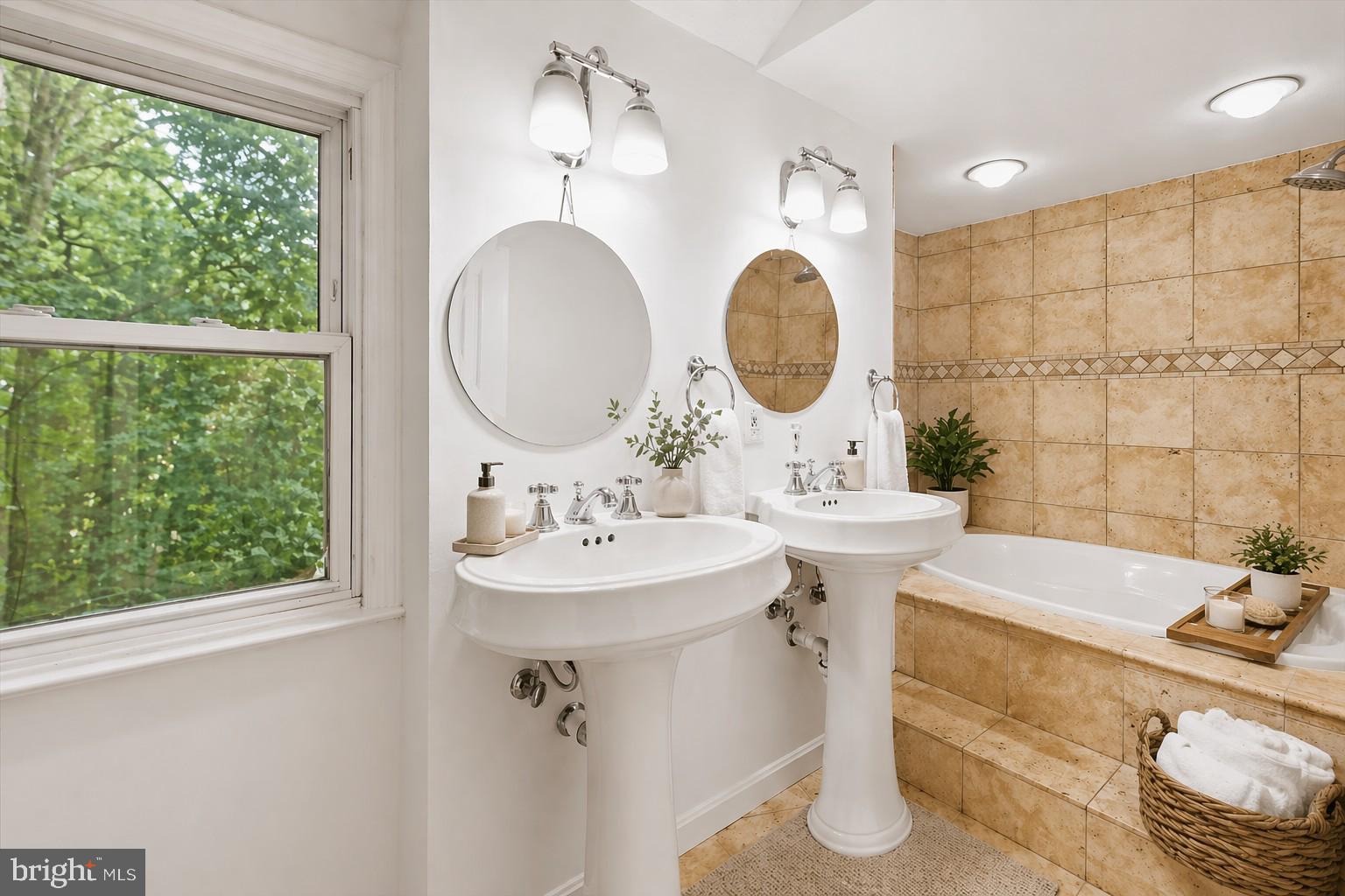 5901 Euclid Street Cheverly, MD 20785 - Photo 21 of 38 Hall Full Bathroom