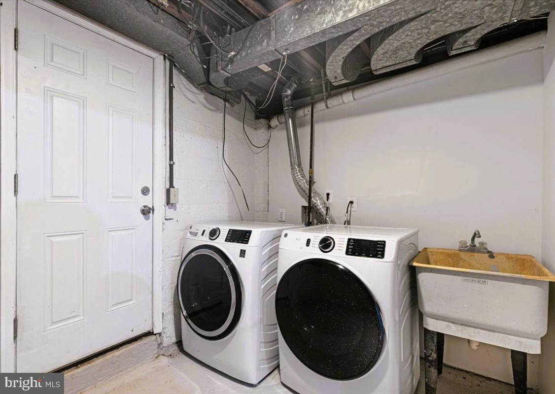 5901 Euclid Street Cheverly, MD 20785 - Photo 30 of 38 Newer washer and dryer