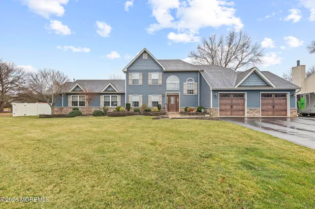 $875,000 | 647 Hugo Drive, Toms River, NJ 08753