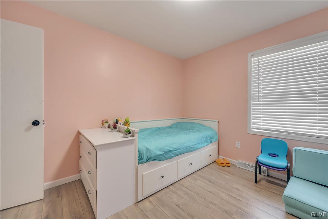 5185 Fornaciari Drive Whitehall, PA 18052 - Photo 12 of 34