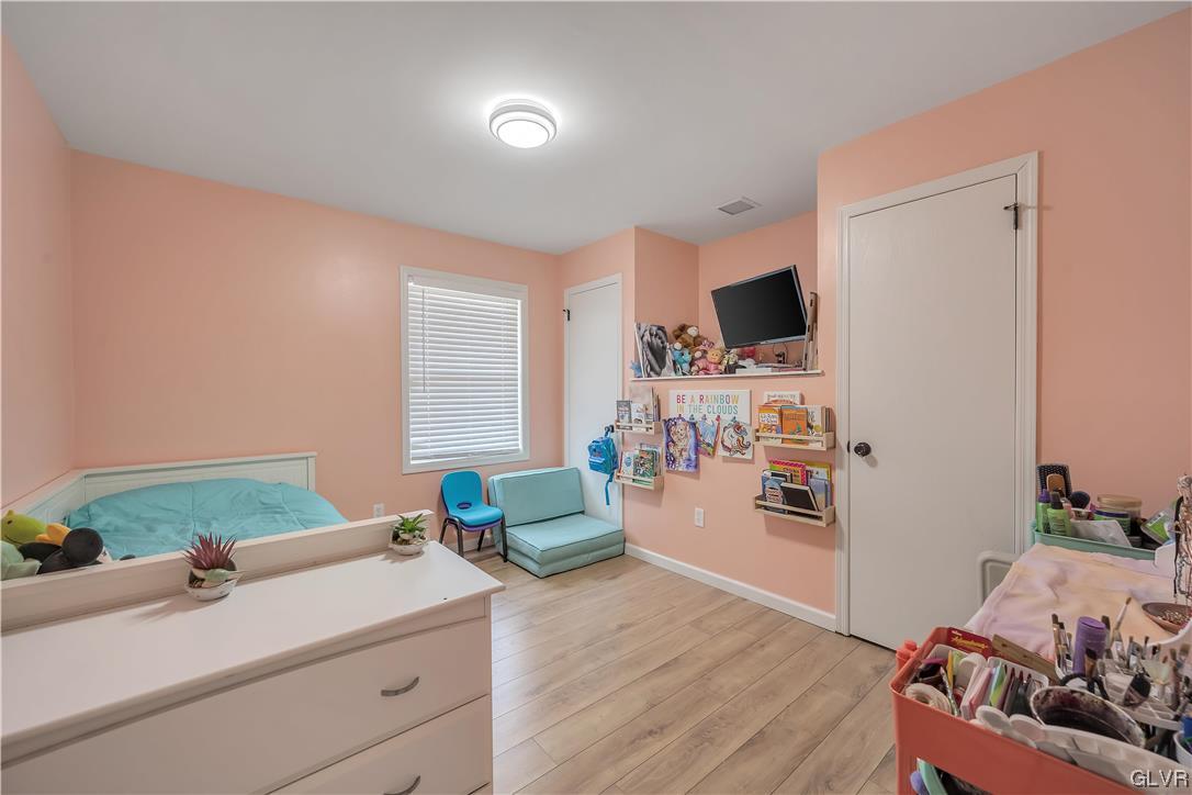 5185 Fornaciari Drive Whitehall, PA 18052 - Photo 13 of 34