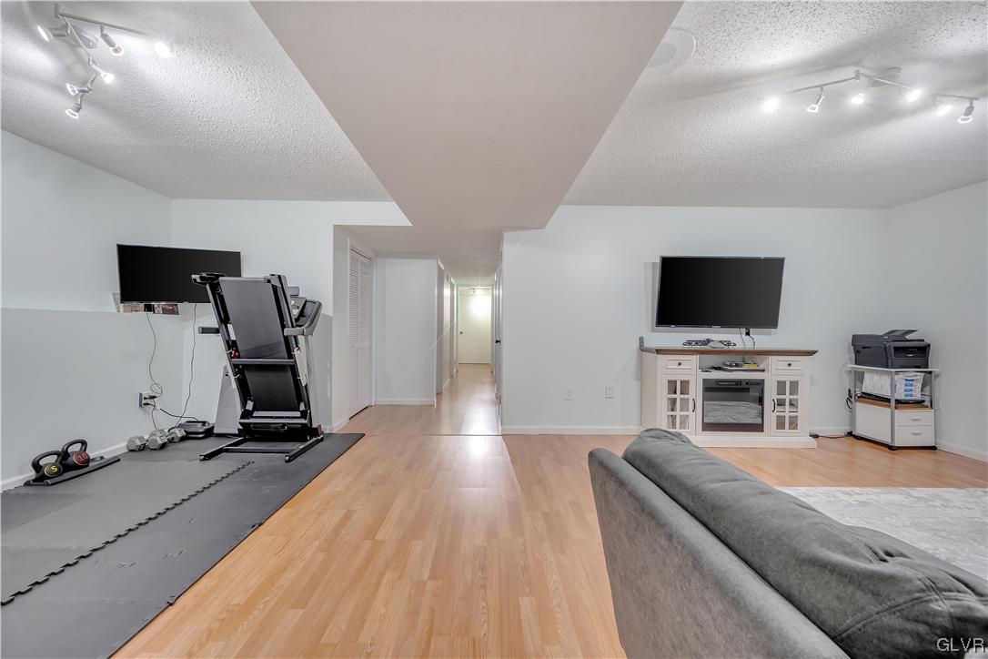 5185 Fornaciari Drive Whitehall, PA 18052 - Photo 21 of 34