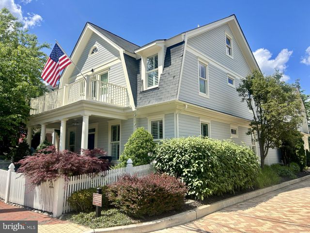 $2,400,000 | 8 Shaw Street, Annapolis, MD 21401