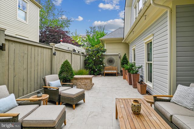 $2,400,000 | 8 Shaw Street, Annapolis, MD 21401