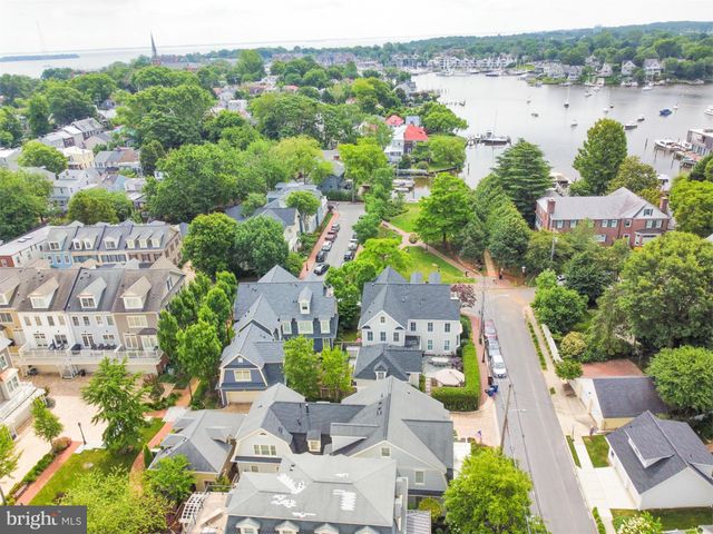$2,400,000 | 8 Shaw Street, Annapolis, MD 21401