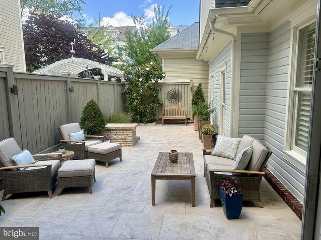 $2,400,000 | 8 Shaw Street, Annapolis, MD 21401