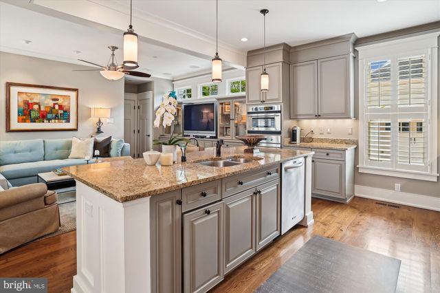 $2,400,000 | 8 Shaw Street, Annapolis, MD 21401