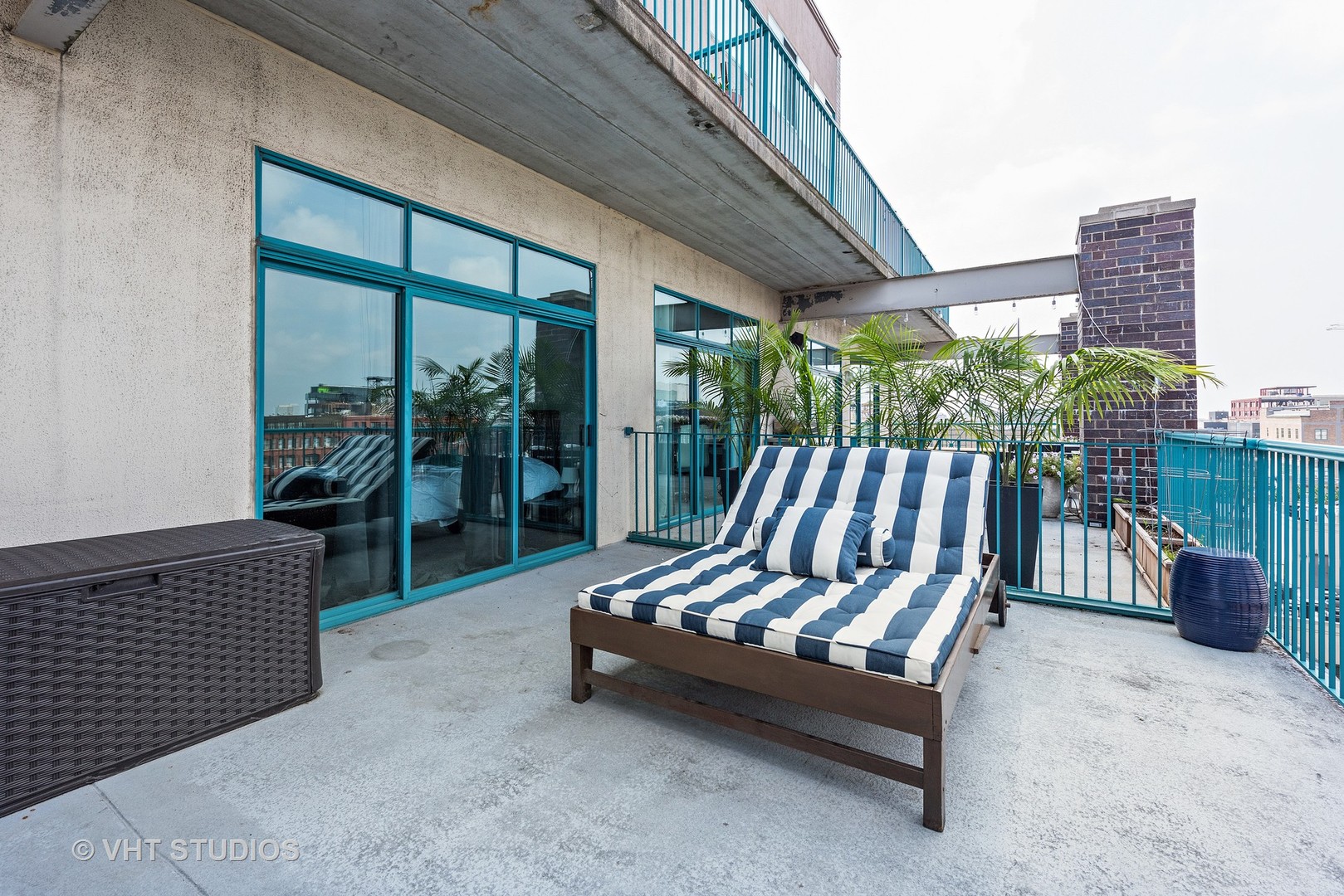920 West Madison Street, Unit F8 Chicago, IL 60607 - Photo 14 of 14 a view of outdoor space with seating area