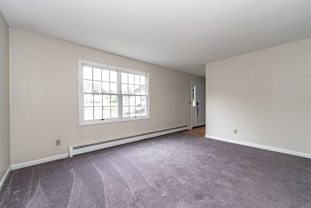 149 Winterset Drive Springfield, MA 01129 - Photo 11 of 40 Gallery Image 11