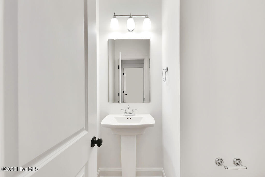 11167 Ashton Road Burgaw, NC 28425 - Photo 22 of 33 Powder room