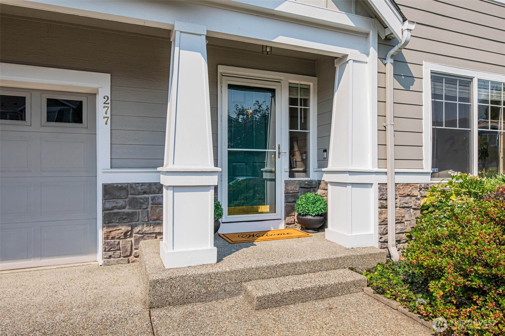 277 Edmonds Avenue Southeast Renton, WA 98056 - Photo 5 of 40 Gallery Image 5