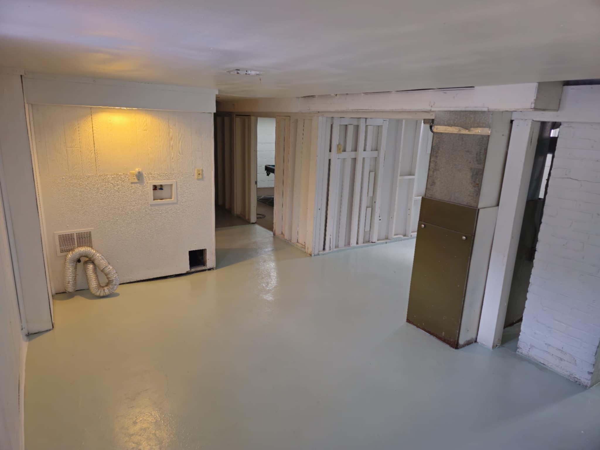 1519 15th Street Rockford, IL 61104 - Photo 7 of 11 a view of a room with door