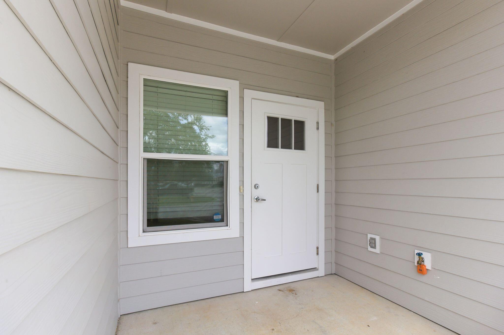 334 North Sand Palm Road Freeport, FL 32439 - Photo 2 of 39 aj2605281-1002