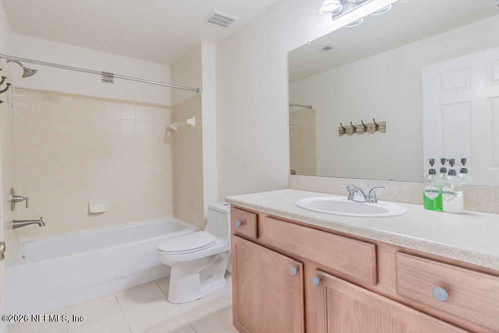 8550 Touchton Road, Unit 2211 Jacksonville, FL 32216 - Photo 32 of 33 20251212_touchton_rd_6221