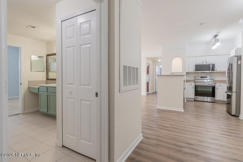 8550 Touchton Road, Unit 2211 Jacksonville, FL 32216 - Photo 6 of 33 20251212_touchton_rd_6146