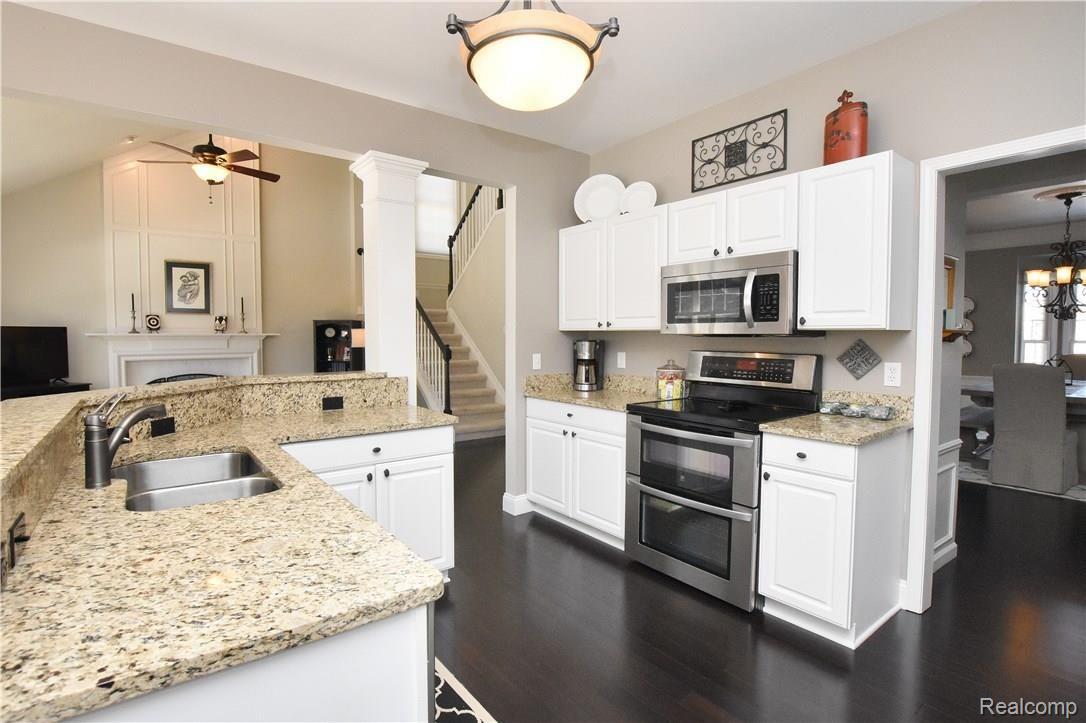 3373 West York Court Rochester, MI 48306 - Photo 15 of 37 3373 W York Ct015.JPG