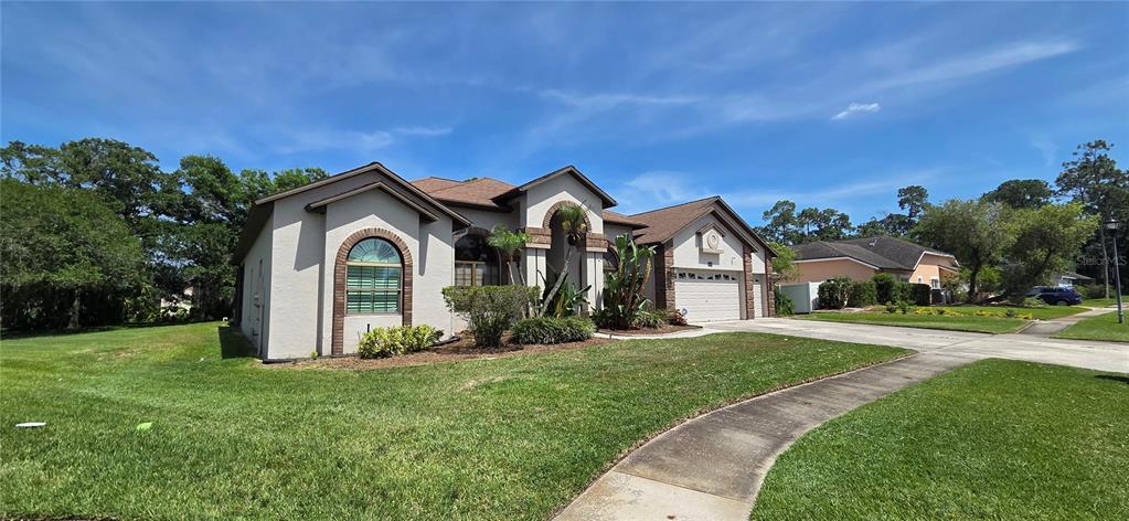 3904 Hidden Spring Place Valrico, FL 33596 - Photo 2 of 52