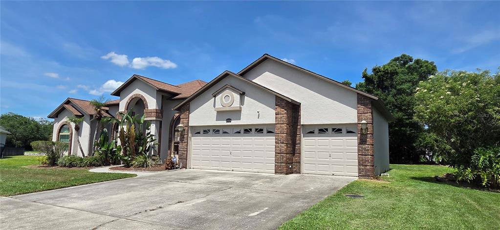 3904 Hidden Spring Place Valrico, FL 33596 - Photo 3 of 52