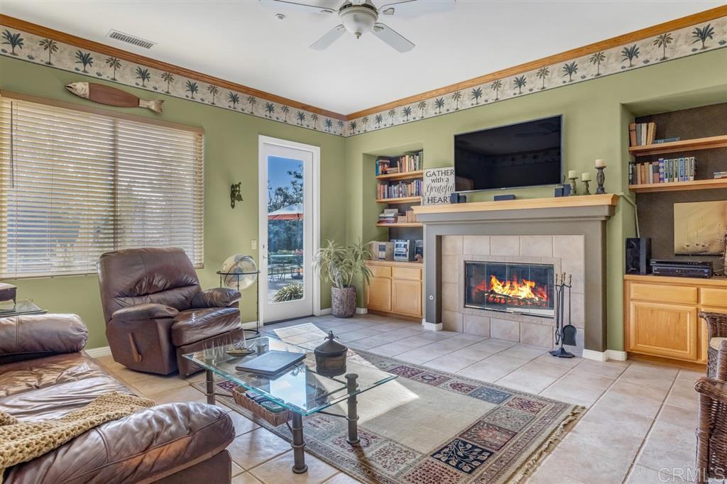 967 Inverlochy Drive Fallbrook, CA 92028 - Photo 6 of 25 Gallery Image 6