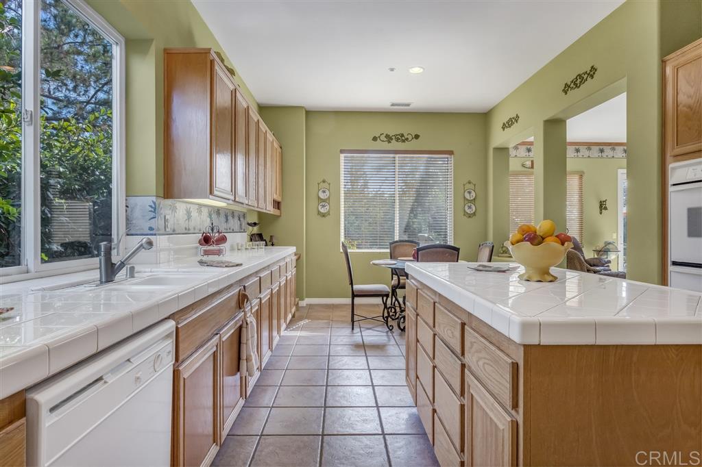 967 Inverlochy Drive Fallbrook, CA 92028 - Photo 9 of 25 Gallery Image 9