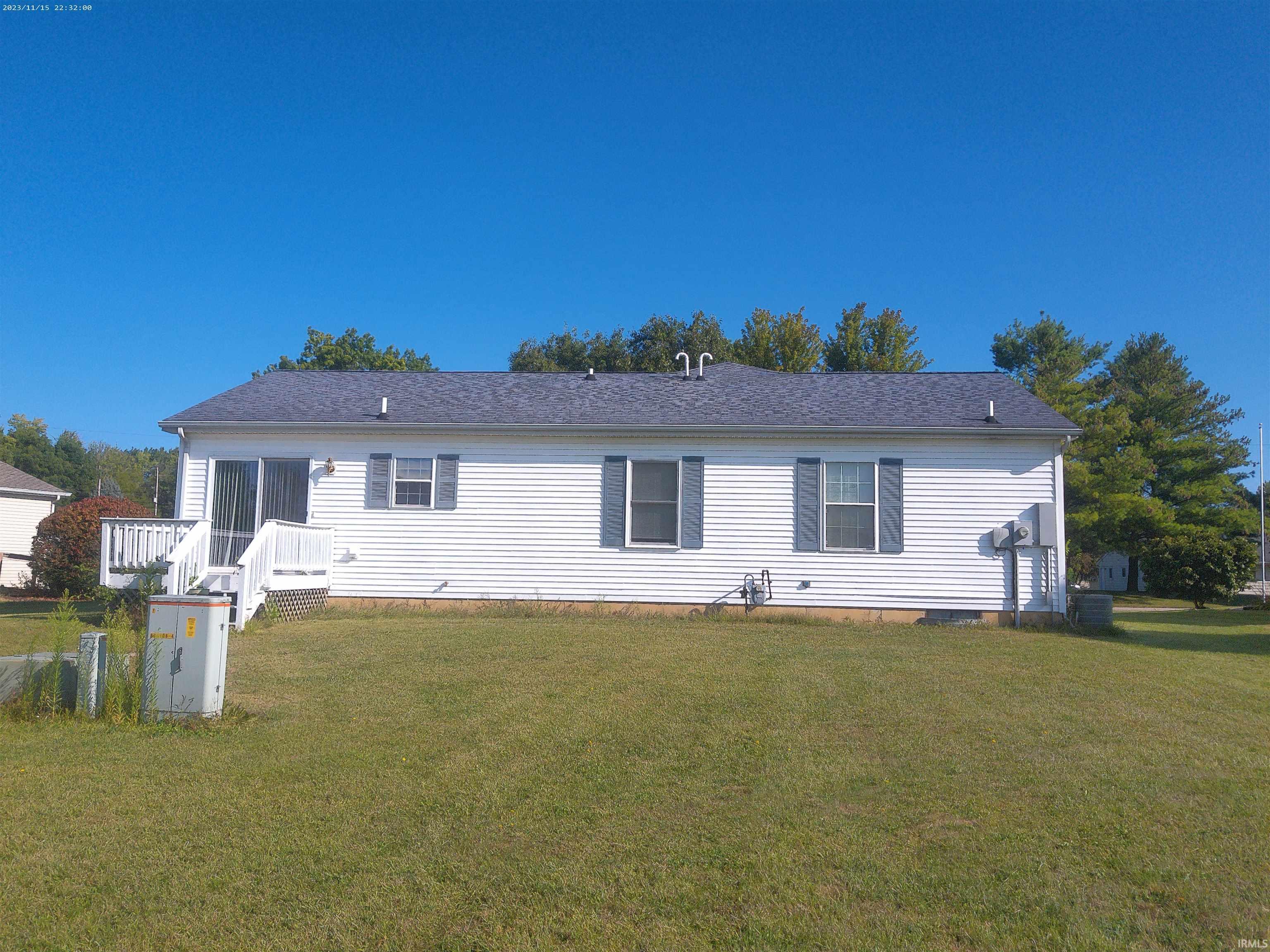 467 Man-Chester Drive Rochester, IN 46975 - Photo 2 of 12