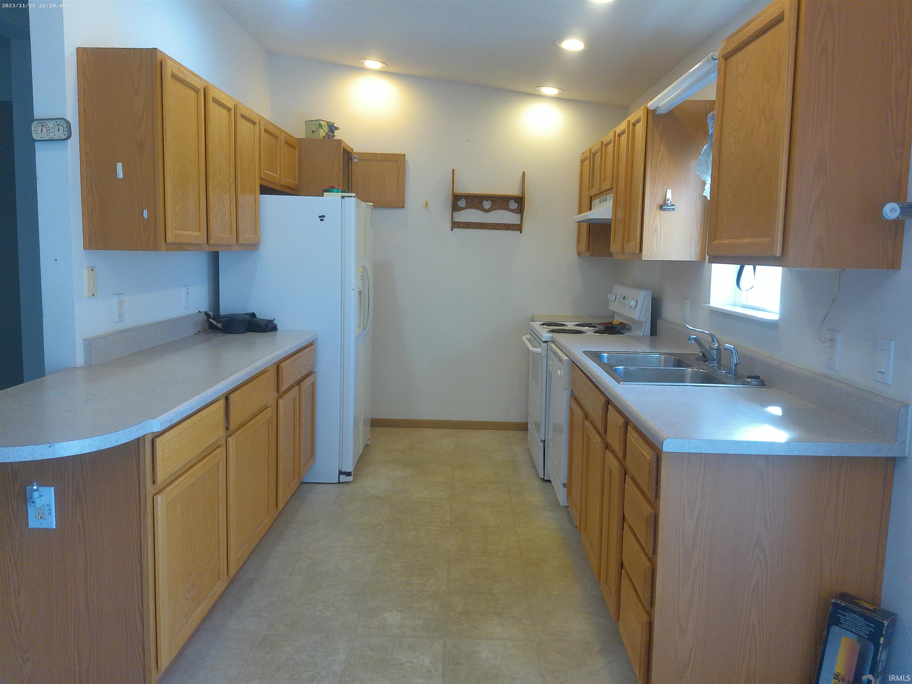 467 Man-Chester Drive Rochester, IN 46975 - Photo 4 of 12