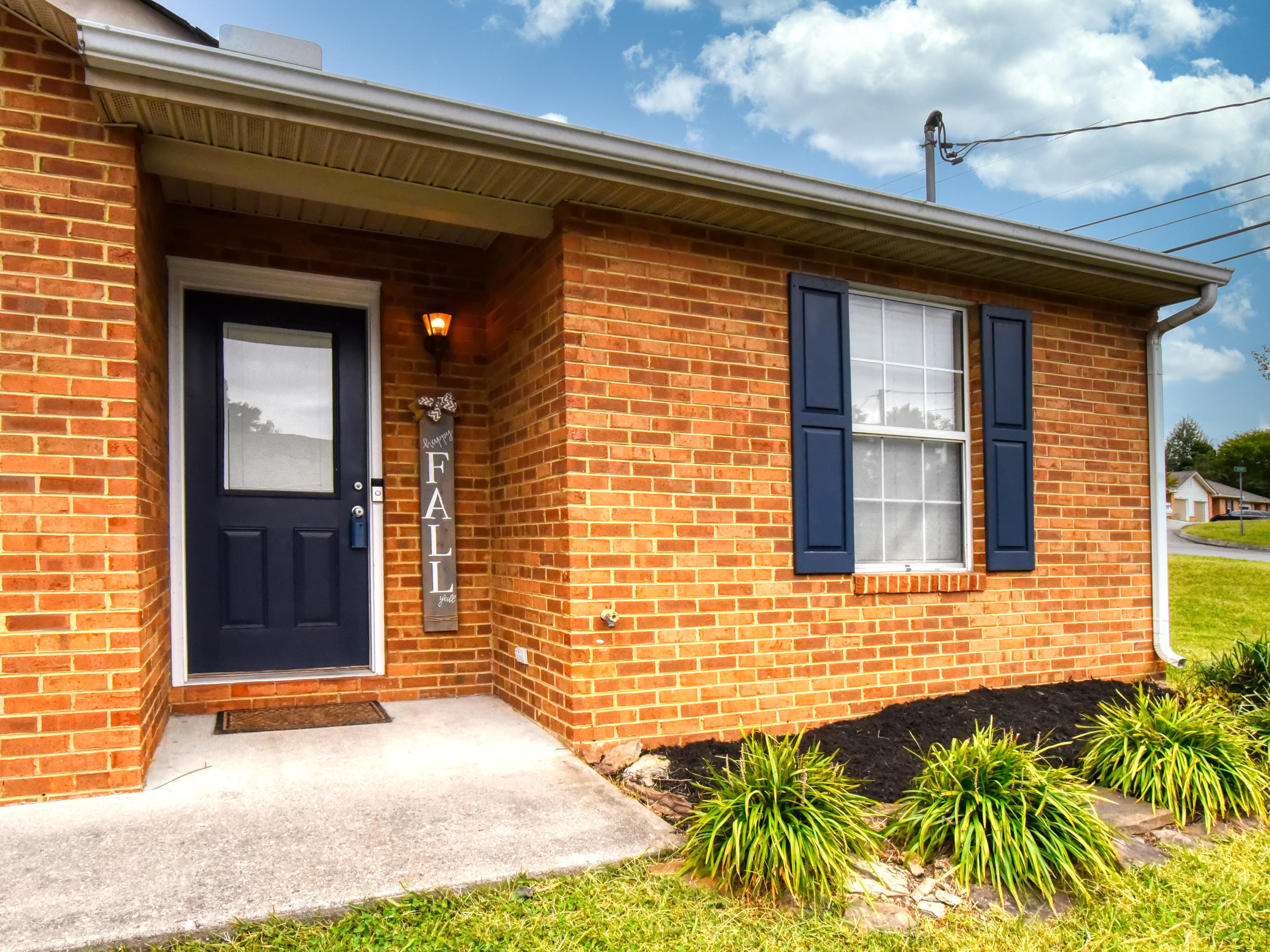 8000 Atmore Way Powell, TN 37849 - Photo 2 of 12 8000 Atmore