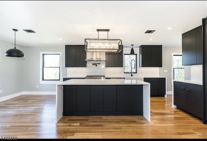 76 Burnet Road Florham Park, NJ 07940 - Photo 2 of 15
