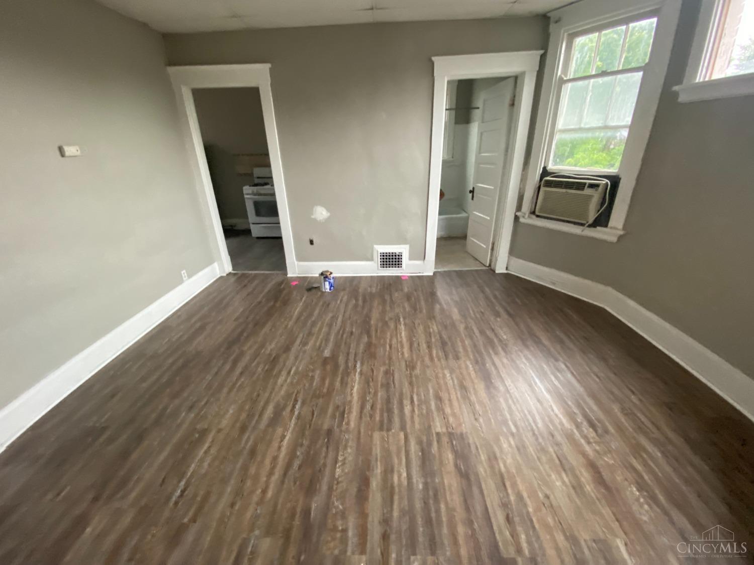 2312 Ravine Street Cincinnati, OH 45219 - Photo 10 of 14 Gallery Image 10