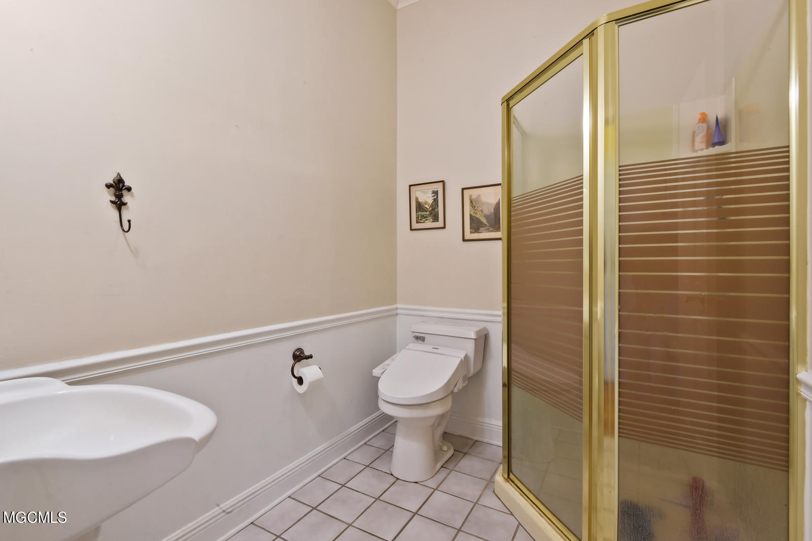 123 Perryman Road Ocean Springs, MS 39564 - Photo 16 of 46 013_1600x1067_mls_1600x1067