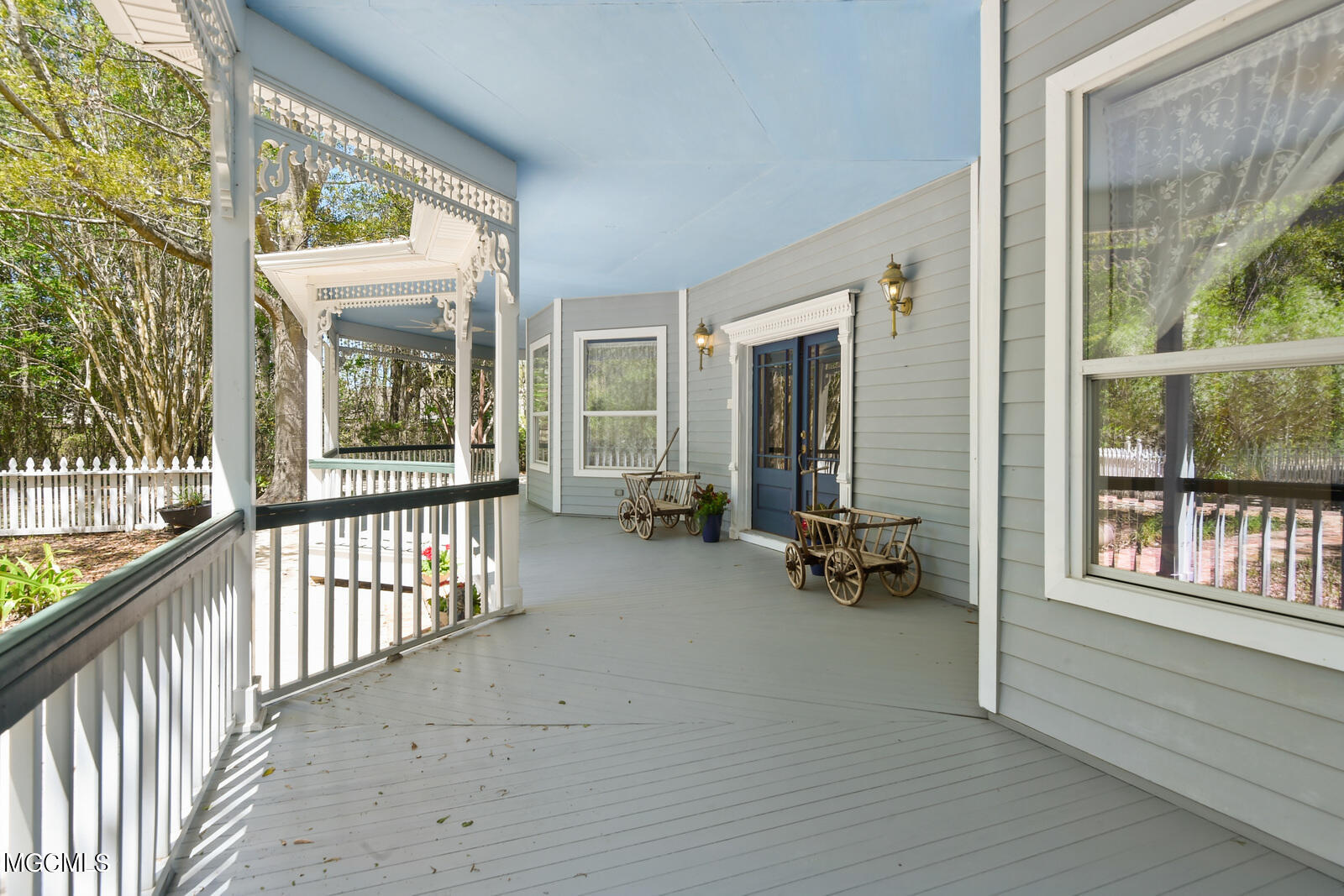 123 Perryman Road Ocean Springs, MS 39564 - Photo 8 of 46 006_1600x1067_mls_1600x1067