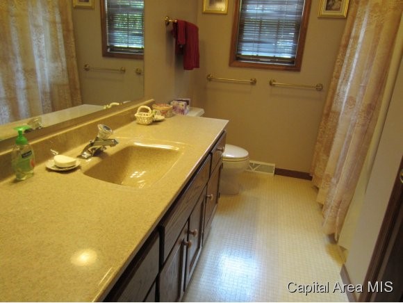 3608 Spanish Trace Springfield, IL 62711 - Photo 8 of 13