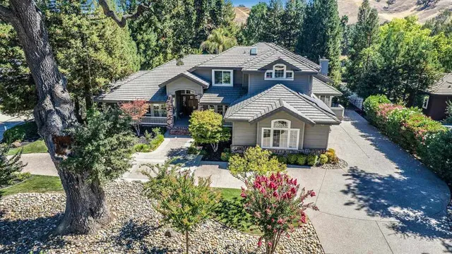 $3,498,000 | 7832-7832 Foothill Road, Pleasanton, CA 94566