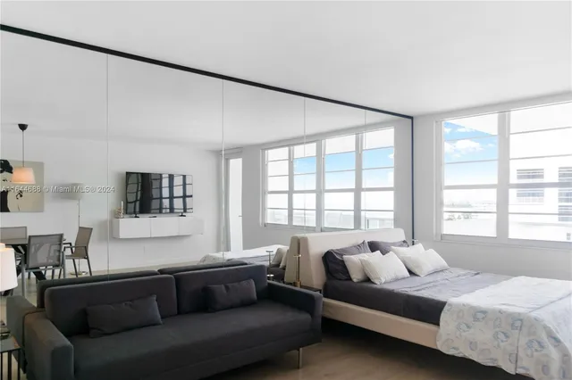 $3,500 | 100 Lincoln Road, Unit 1104, Miami Beach, FL 33139