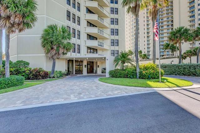 $539,000 | 2800 North Ocean Drive, Unit B 6D, Singer Island, FL 33404