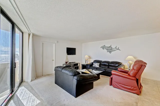 $539,000 | 2800 North Ocean Drive, Unit B 6D, Singer Island, FL 33404