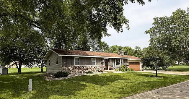 $259,000 | 112 Orchard Circle, Montevideo, MN 56265