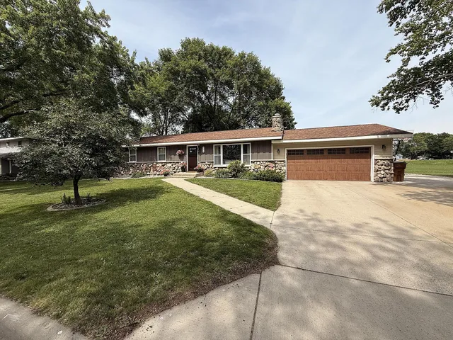 $259,000 | 112 Orchard Circle, Montevideo, MN 56265