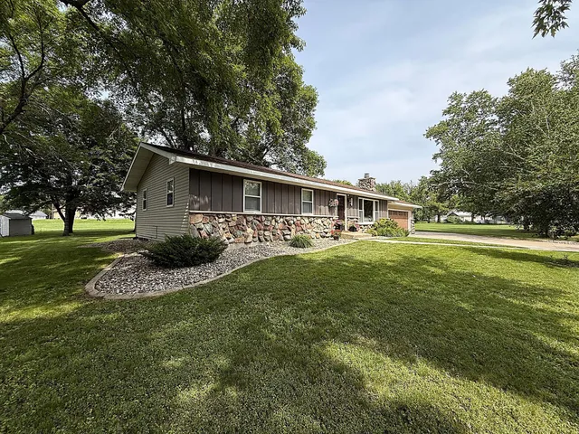 $259,000 | 112 Orchard Circle, Montevideo, MN 56265