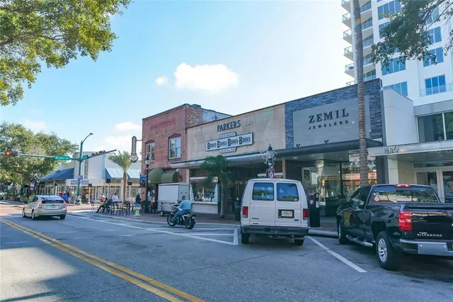 $3,000 | 835 South Osprey Avenue, Unit 201, Sarasota, FL 34236