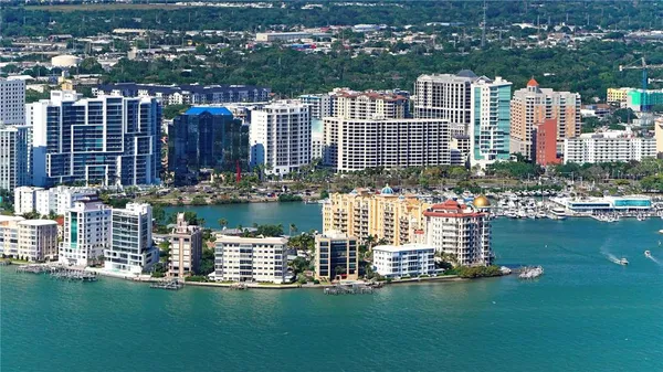 $3,000 | 835 South Osprey Avenue, Unit 201, Sarasota, FL 34236