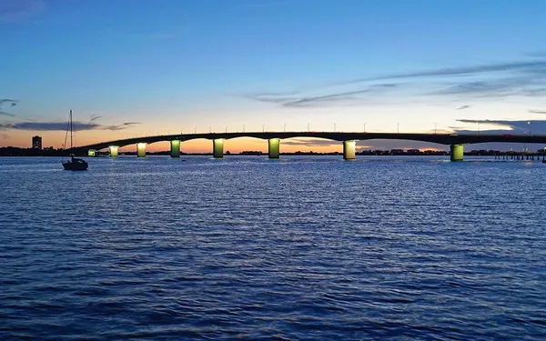 $3,000 | 835 South Osprey Avenue, Unit 201, Sarasota, FL 34236