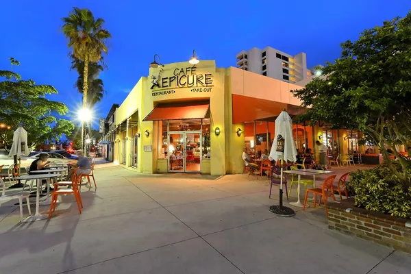 $3,000 | 835 South Osprey Avenue, Unit 201, Sarasota, FL 34236