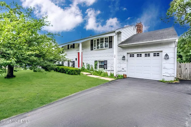 $585,000 | 7 Southport Drive, Howell, NJ 07731