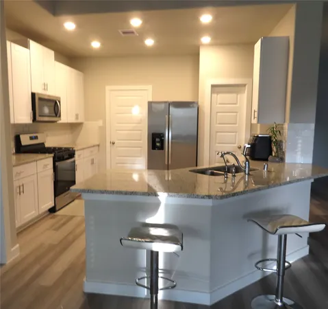$2,950 | 10854 Bodie Hls Drive, Rosharon, TX 77583